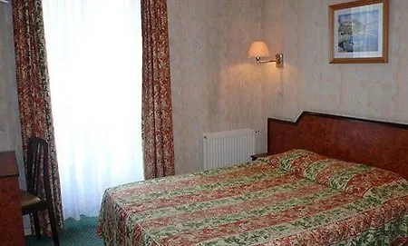 Hotel Neptune Place D'italie 2*