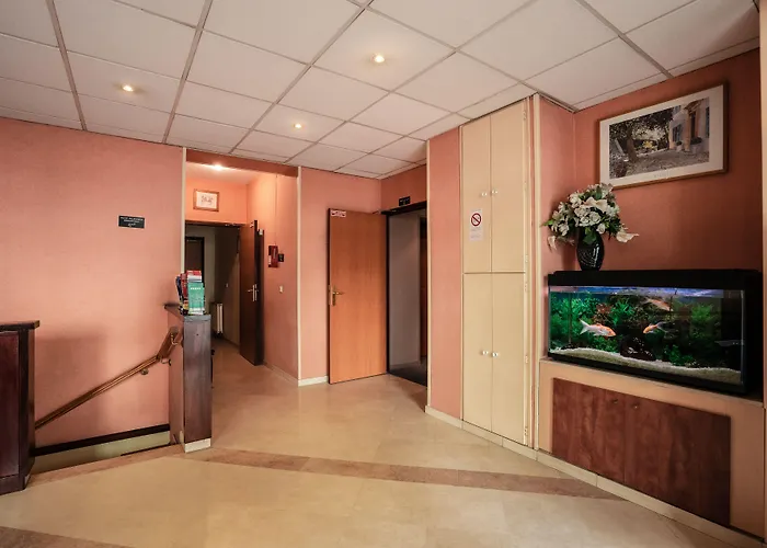 Neptune Place D'italie Hotel